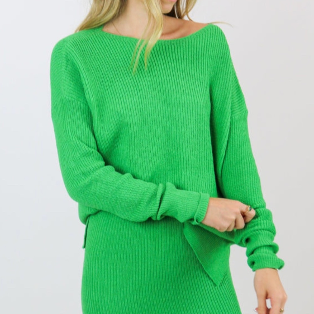 Long sleeve green knit top